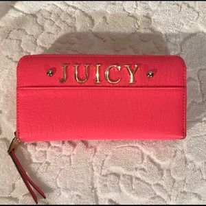 Juicy Couture Leather Zippered Clutch Wallet
